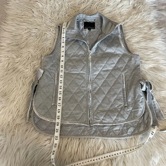 Banana Republic | Quilted Vest | Velvet Bow Detail & Trim - Picture 11 of 14
